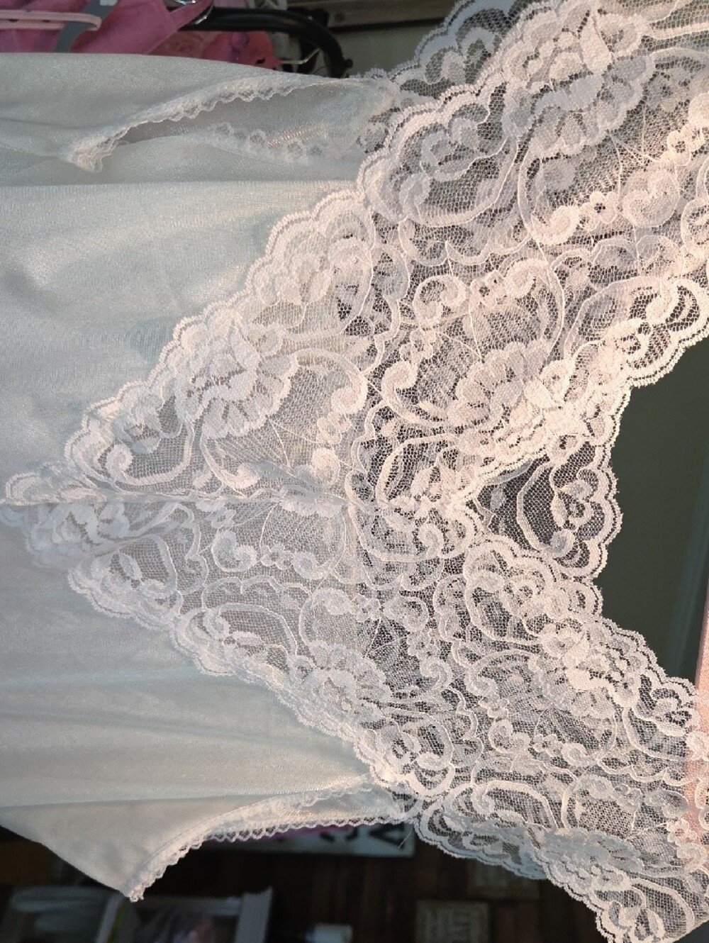 Mi White Lace-Trim Satin Camisole - Picture 2 of 4